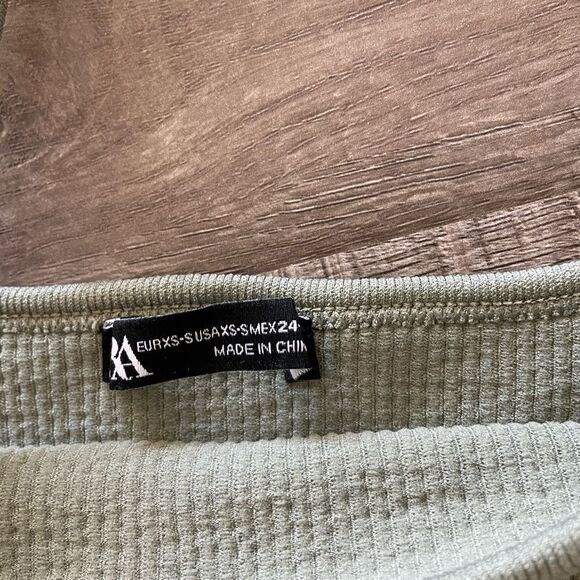 Zara Khaki Limitless Contour Crop Top - Picture 4 of 5